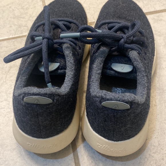Allbirds navy wool shoes - Picture 2 of 4